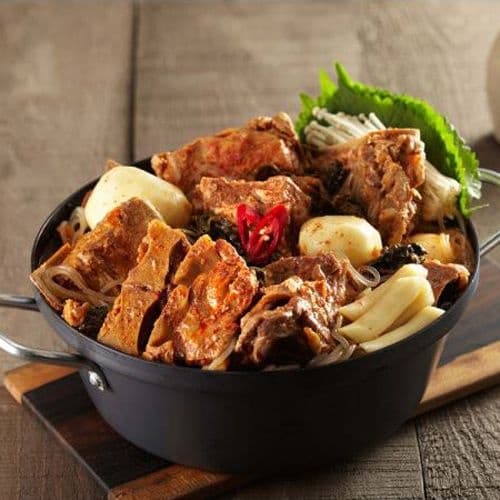 [온누리상품] [순대보감] 청정 제주산 뼈로 만든 뼈감자탕 밀키트2.4kg