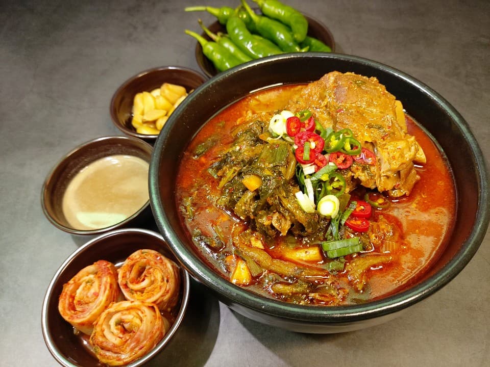 이것이 진짜 뼈해장국 900g 2개 혼밥 캠핑 집들이 밀키트 간편조리 [백본감자탕]