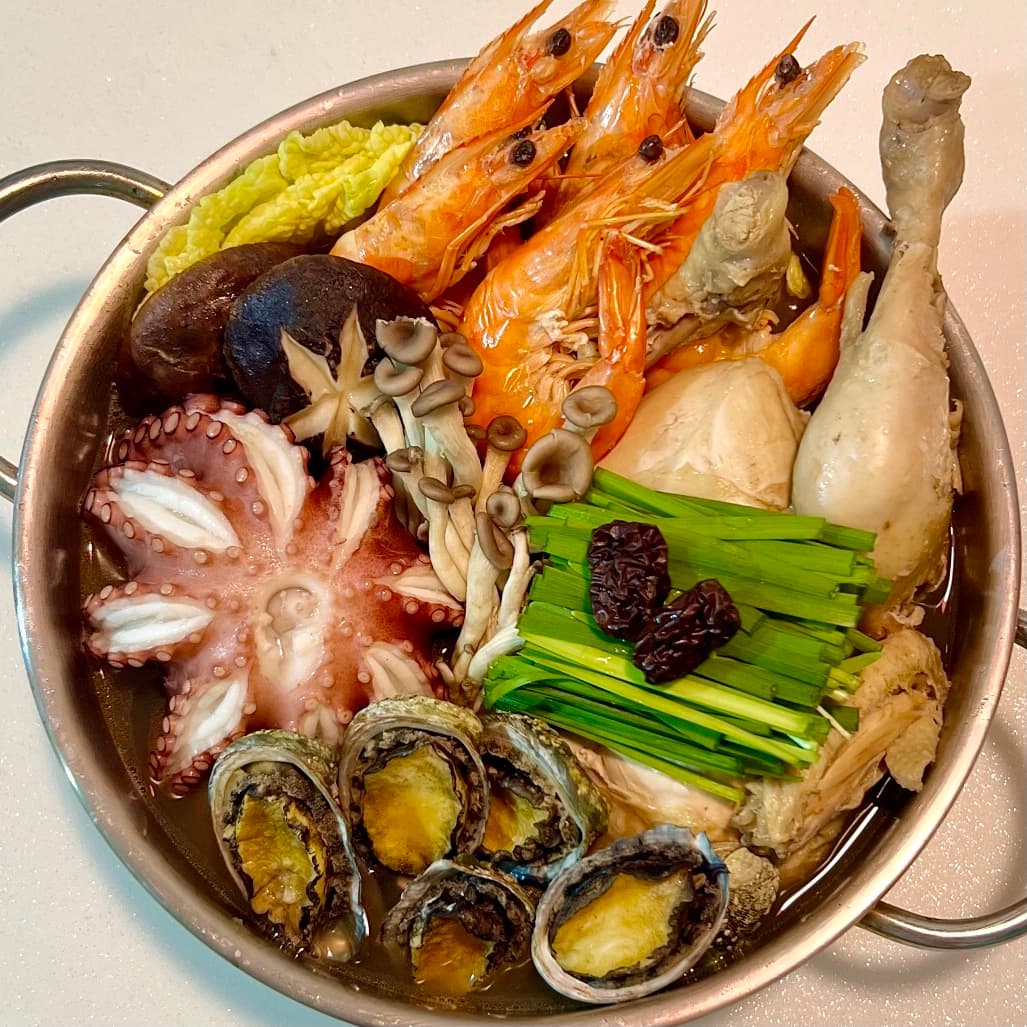 바로 끓여먹는 해신탕 밀키트 (닭+문어+전복+왕새우+약재)