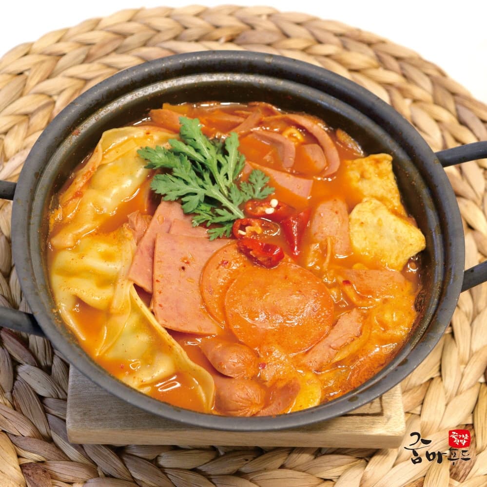 얼큰한 부대찌개 밀키트 2인분 400g 우동사리 포함