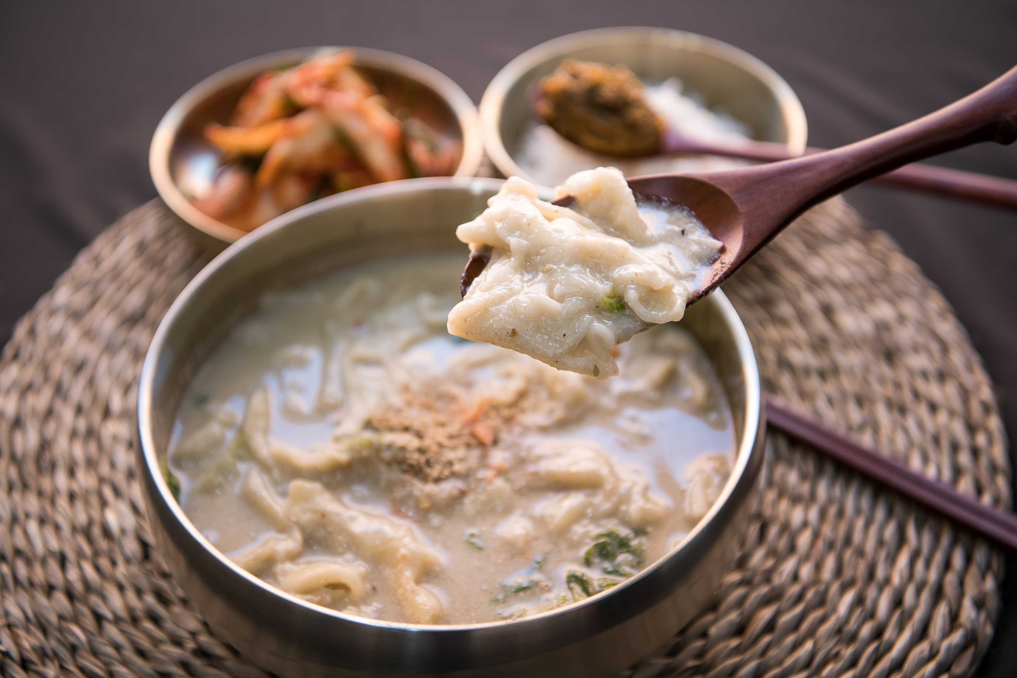 [한칼식품] 들깨칼국수 들깨수제비 밀키트(1인분) 생칼국수면 멸치육수