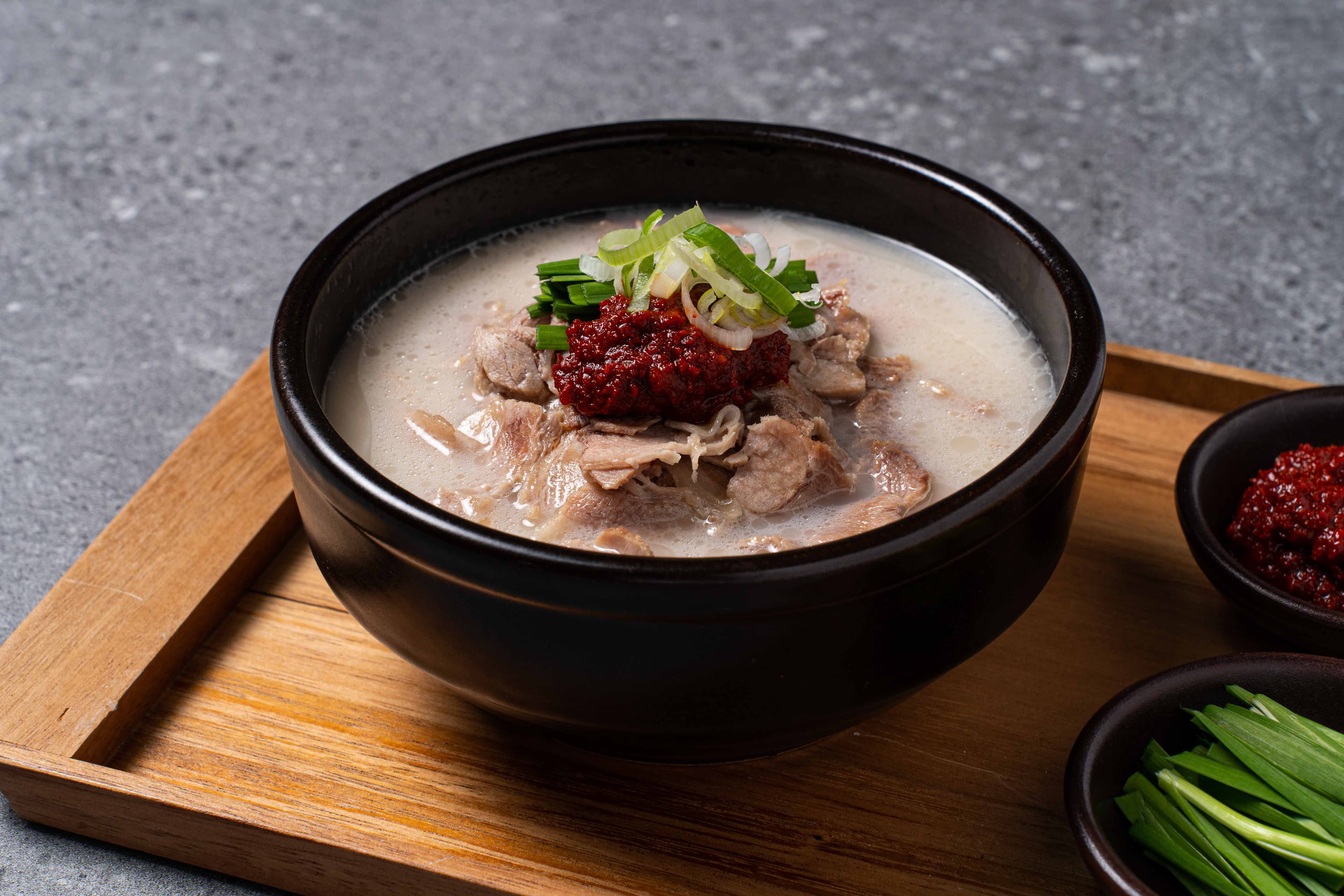 조선 돼지국밥 고기만 110g 국내산 밀키트 부산 얼큰 순댓국 해장국 순대국 캠핑