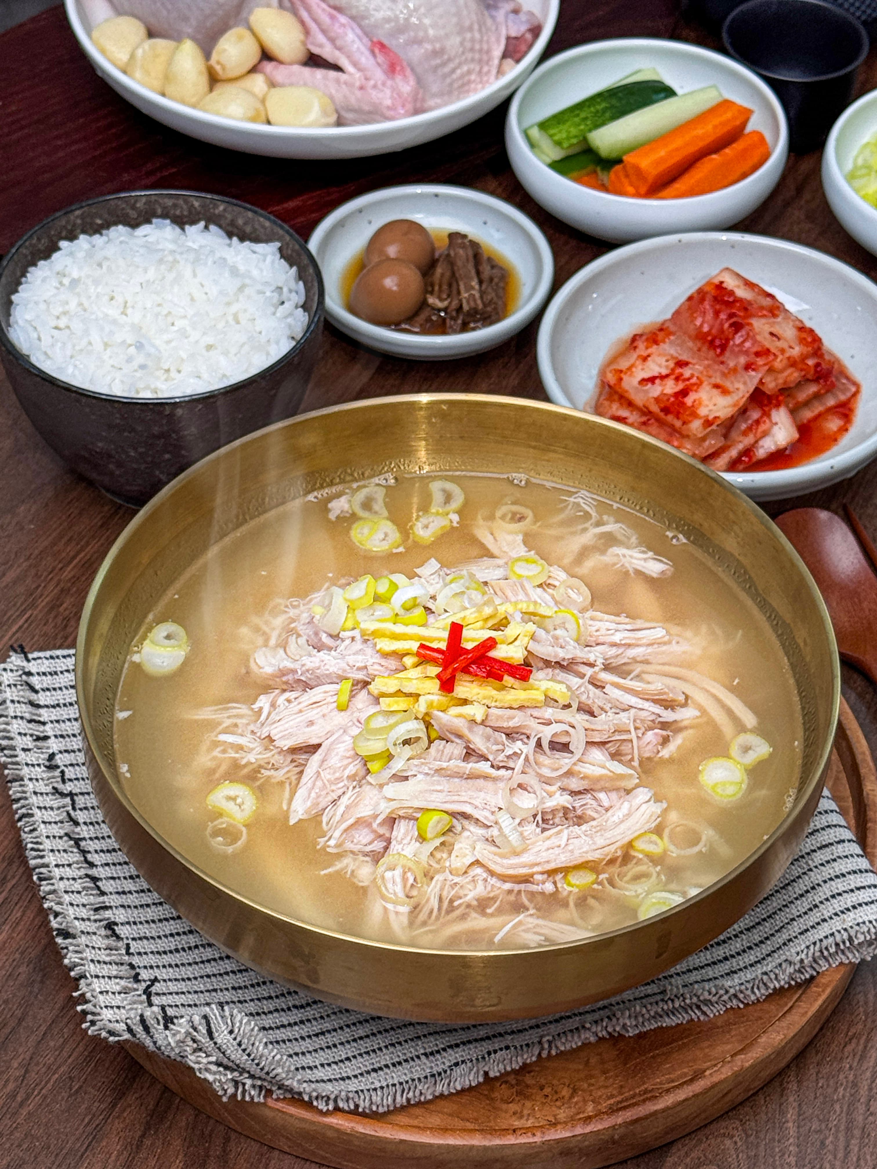 솔가축산 국산 닭 곰탕 밀키트 550g x 2개