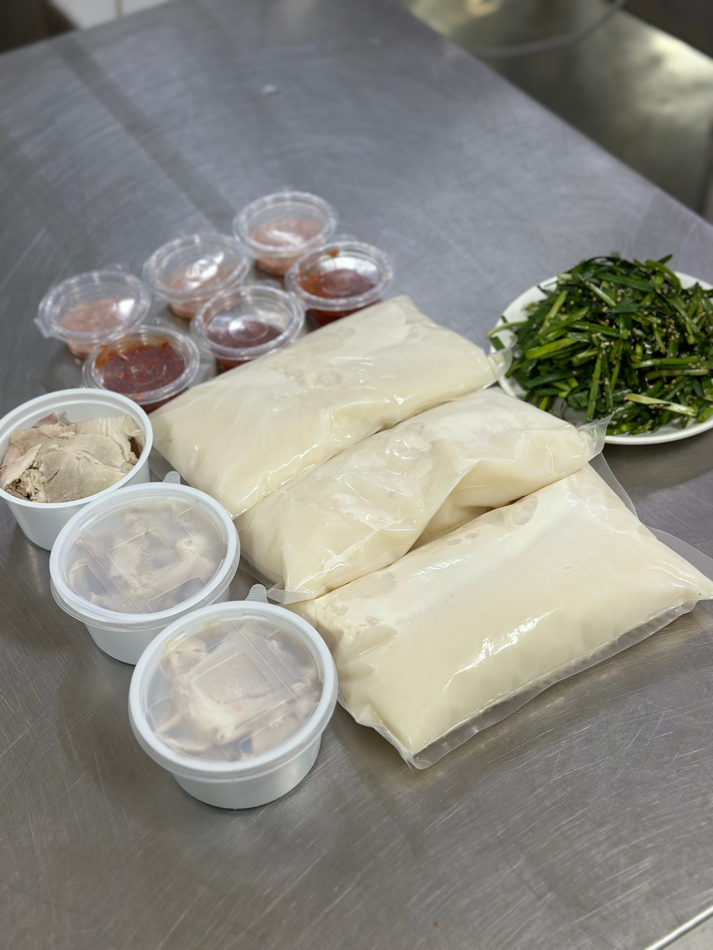 [양산왕돼지국밥] 6인분 3kg 캠핑용 국밥밀키트 부산 돼지국밥