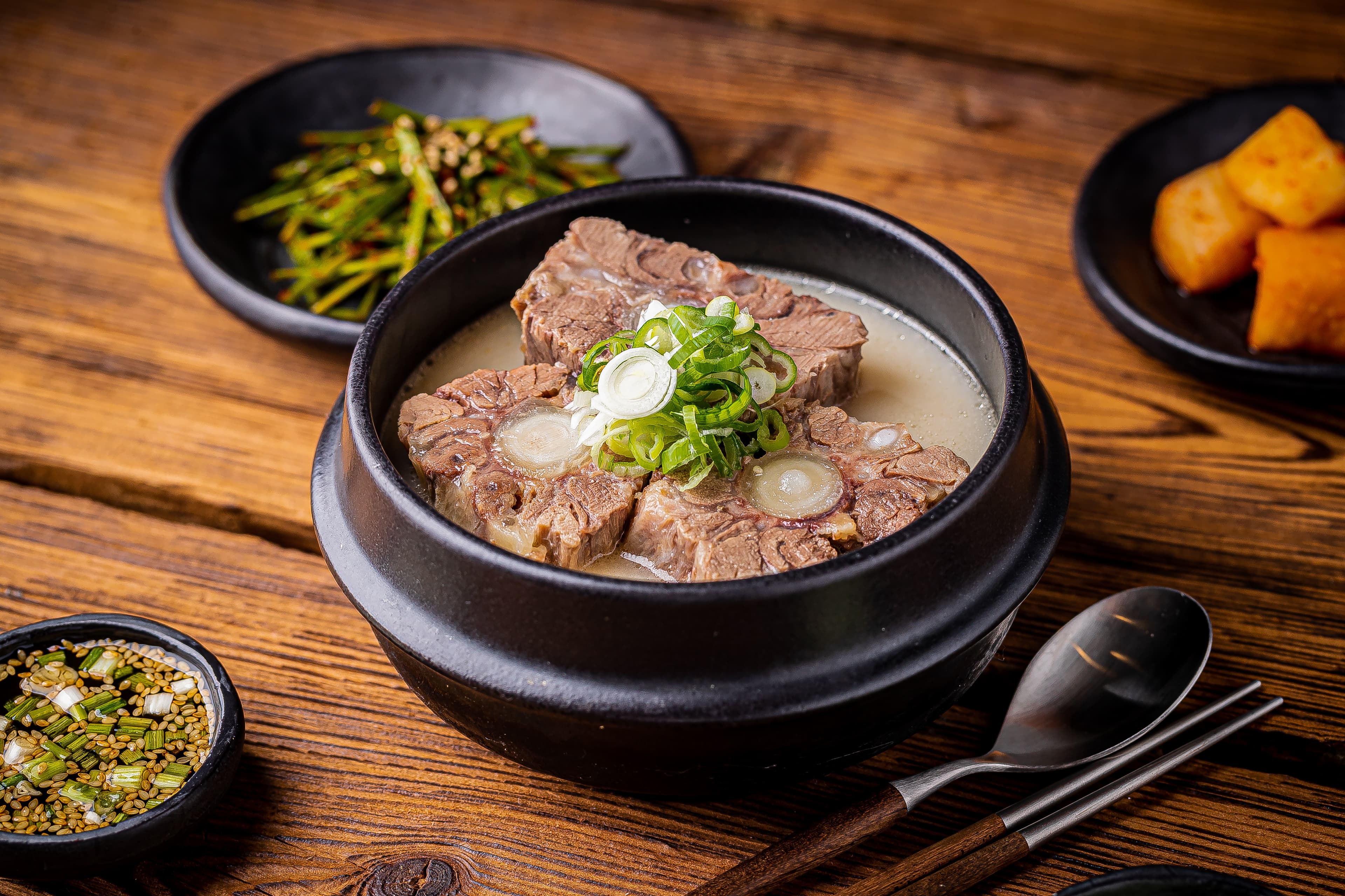 부산 원조꼬리곰집 꼬리탕 꼬리곰탕 밀키트 550g X 2팩(1100g) 한우사골 백년가게