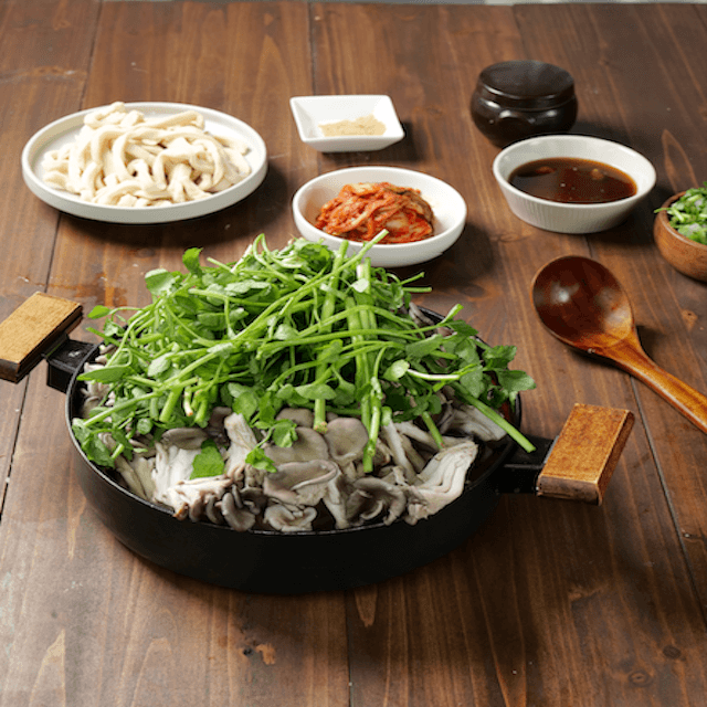 서울여의도 가양칼국수버섯매운탕 2~3인분 밀키트&amp;캠핑간편식,김치,볶음밥 재료 포함