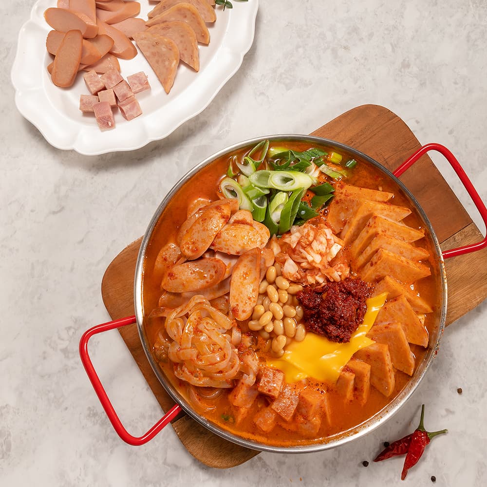 뉴욕 부대찌개 부대 찌개 전골 밀키트 햄폭탄 소세지 라면 혼밥 집들이 2인분 500g