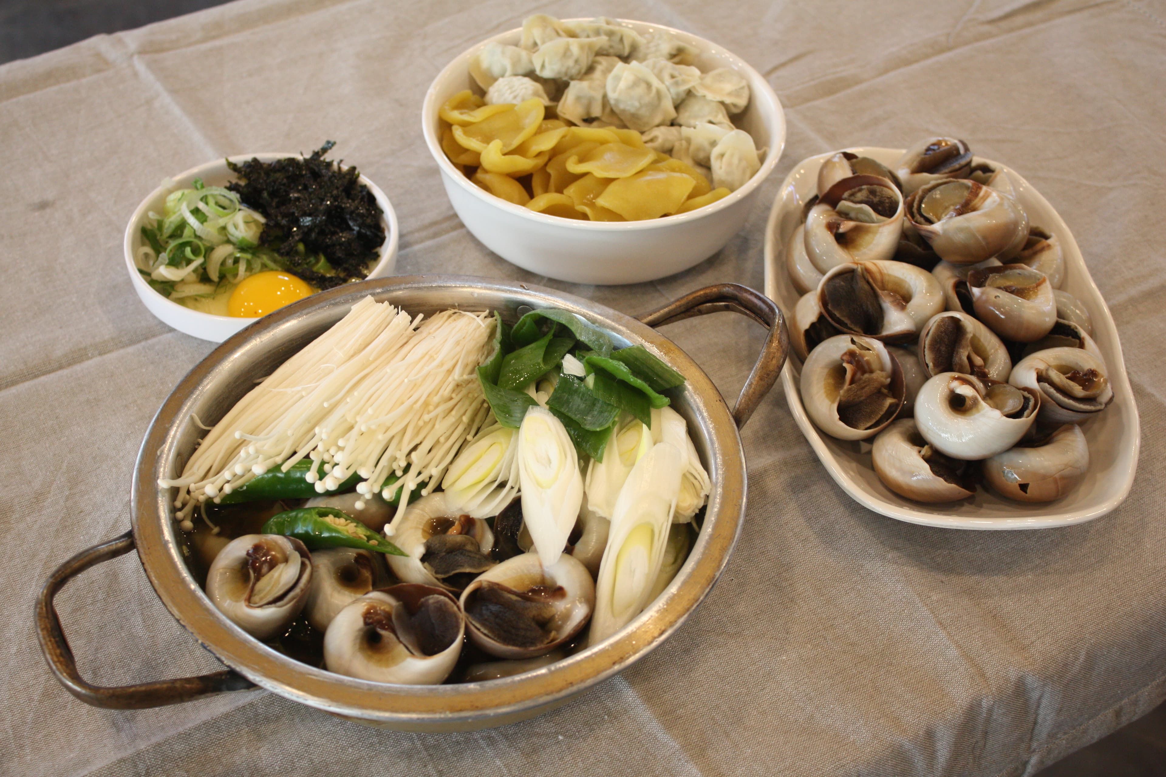 골뱅이탕 밀키트 통골뱅이탕 캠핑요리 집들이음식추천 얼큰한탕 골뱅이탕 맛집 짝태와통골뱅이