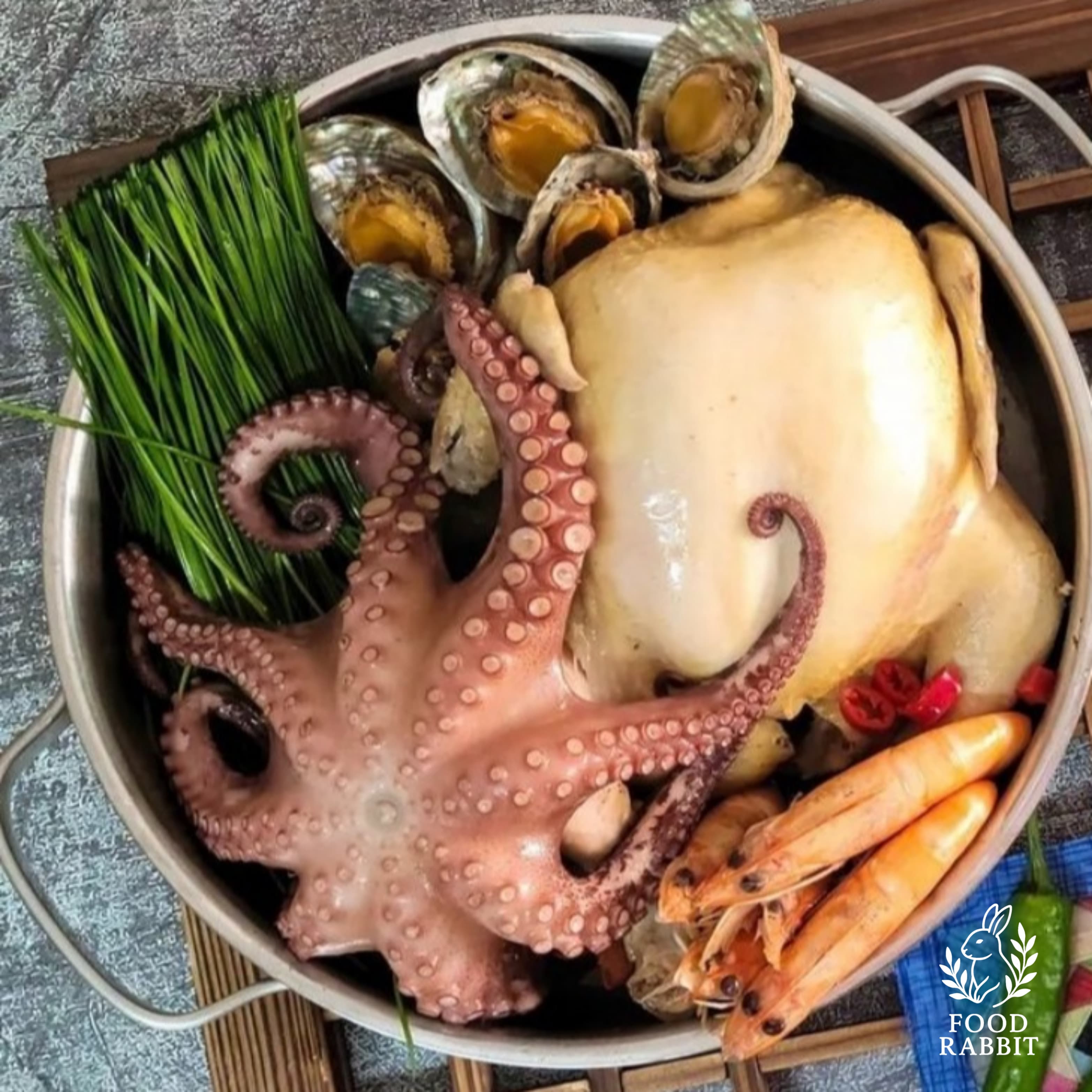 [푸드래빗] 간편 보양식 해신탕 밀키트 1.7kg 닭 문어 전복 새우 복날 명절 손님상