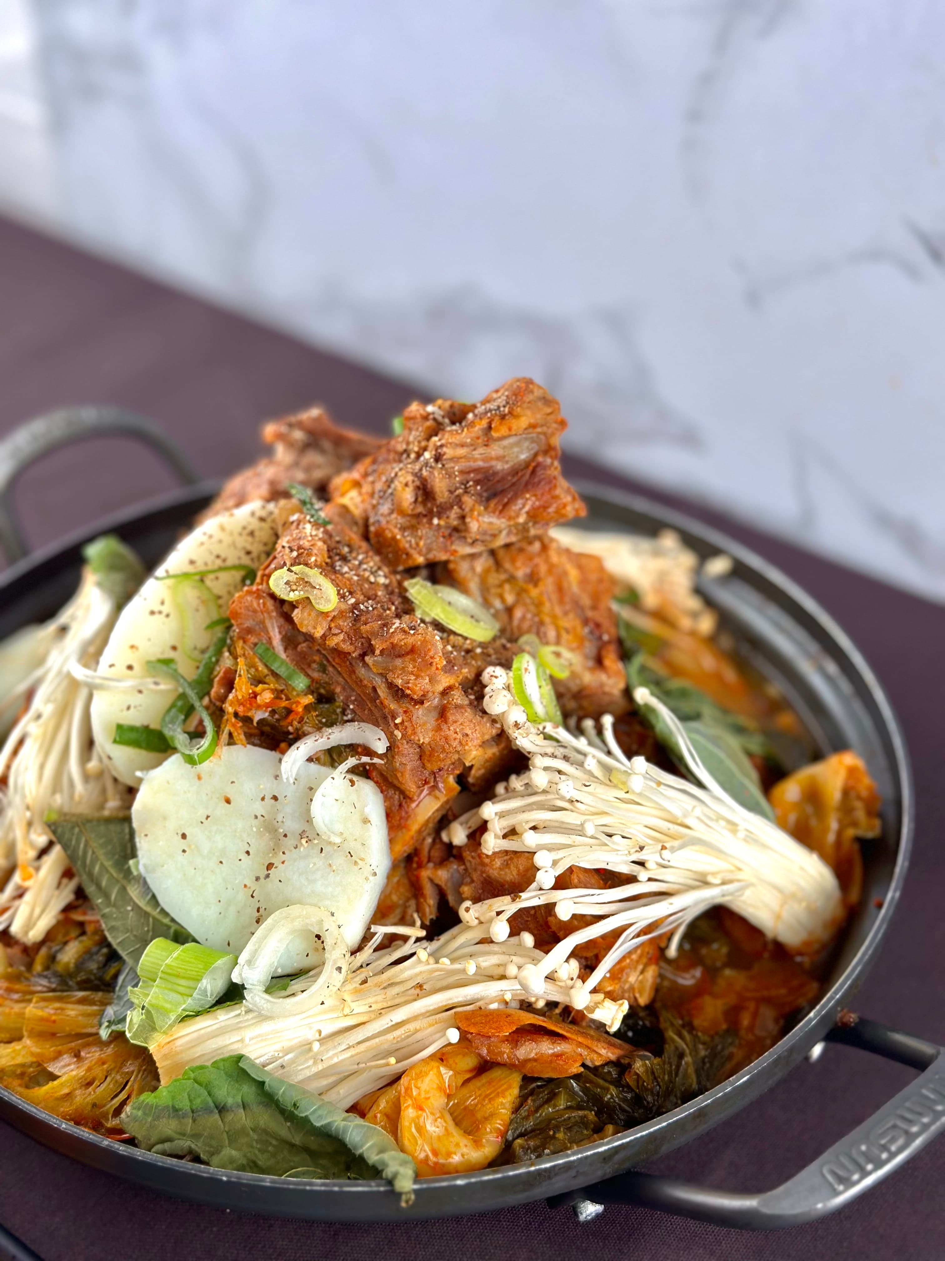 [NEW] 얼큰 우거지 감자탕 3kg /캠핑 밀키트 해장 술안주 홈파티