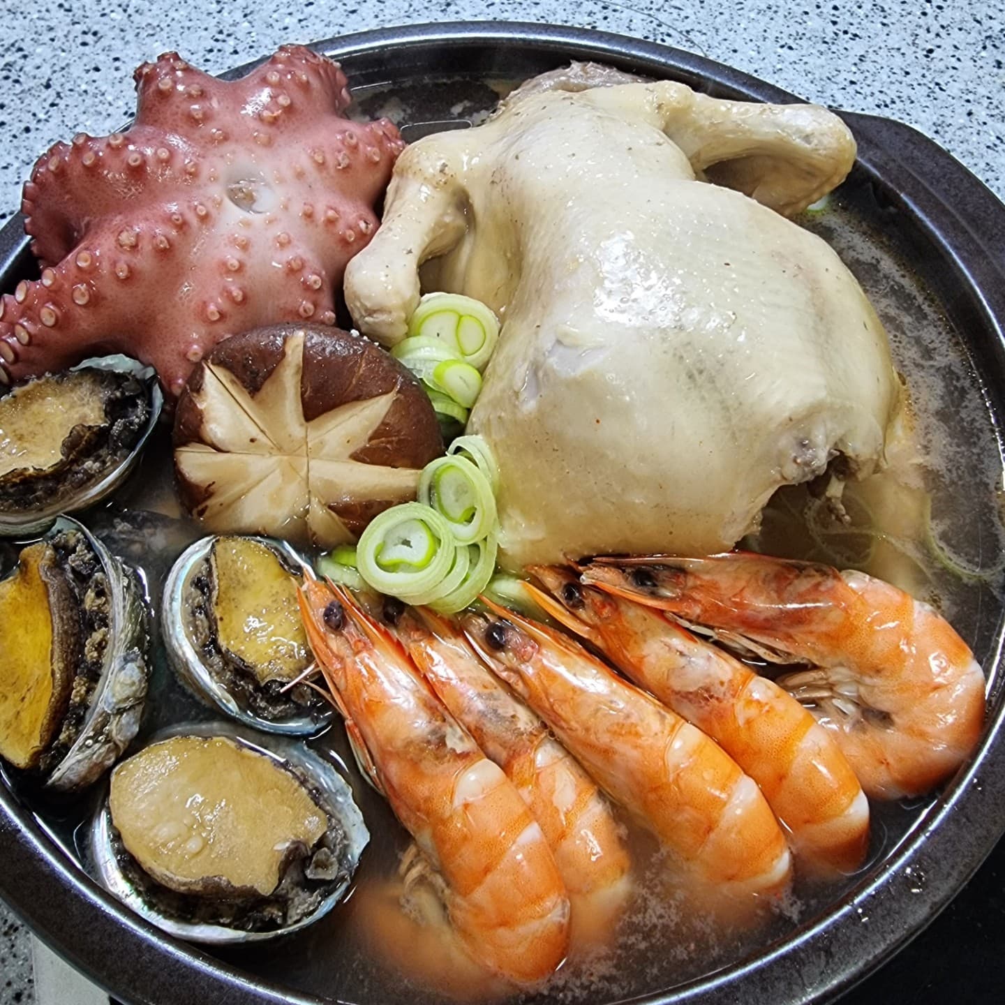 파파쉐프 몸보신 해신탕 1700g 3 4인분 홈파티 집들이음식 캠핑요리음식 밀키트 삼계탕