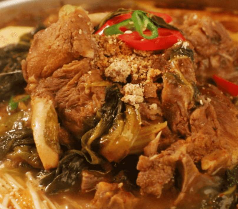 감자탕 밀키트 간편조리 뼈해장국 찌개 돼지등뼈 900g 2팩