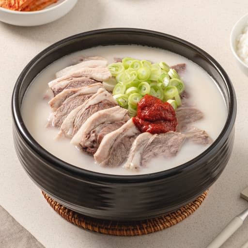 (8팩) 순대보감 돼지국밥 8인분 밀키트 650g 진한 사골육수 담백 우거지 캠핑 혼밥