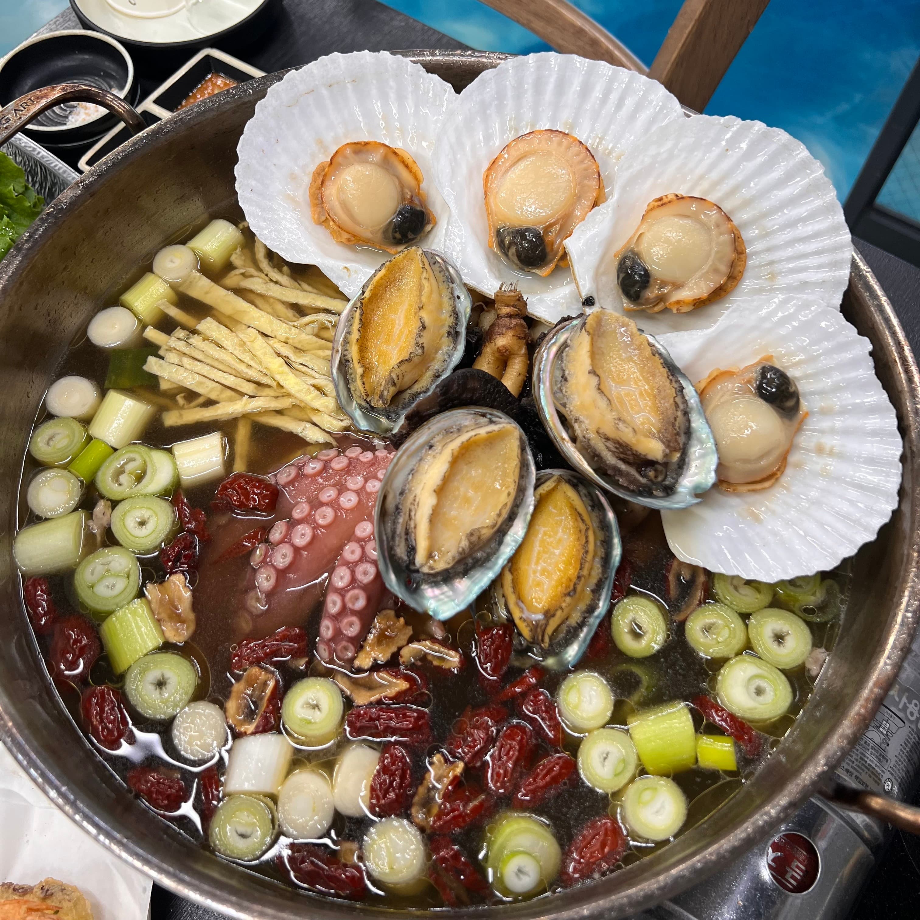 젬스토랑 백세해신탕밀키트 소(1-2인) 해물보양식 간편조리 밀키트 초복 말복 전복삼계탕